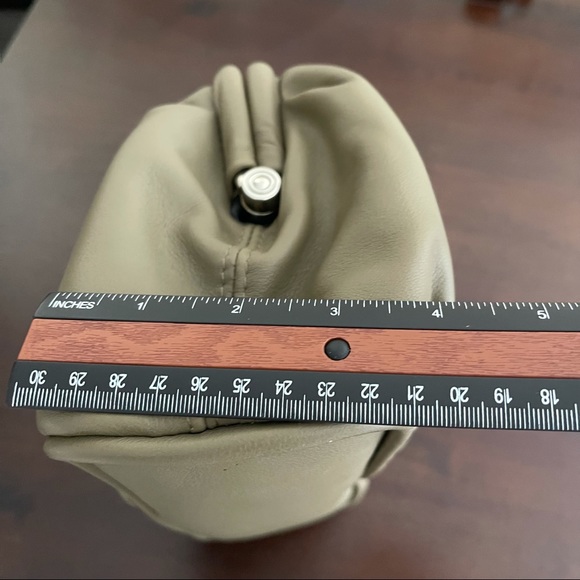 Super soft leather handbag - Picture 11 of 13